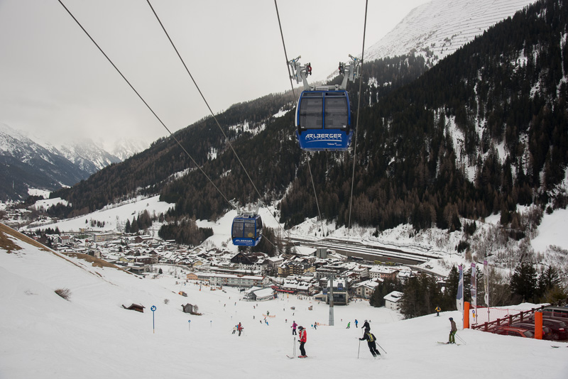 Você pode chegar esquiando direto no centro de St. Anton am Arlberg. Foto: Ricardo Feres ©