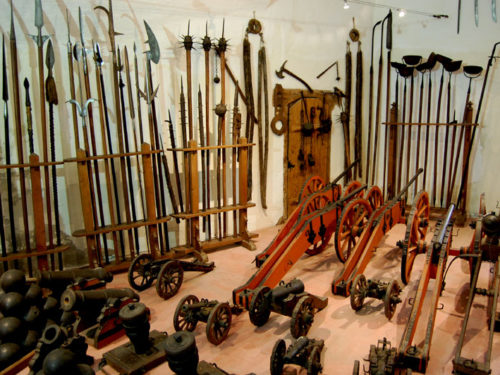 6 / 9 Todos os tipos de armas do século XV ao XVII estão em exibição nos arsenais. Foto: Ana Lucia Marcos ©